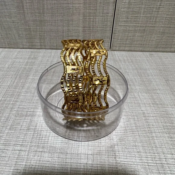 24K Dubai Gold Plated Bangles Set of 2 Size 2.10 - Picture 3 of 6